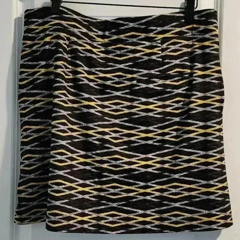 Bermuda Sands Womens Large Black Yellow Geometric Wick Away Golf Tennis Skort